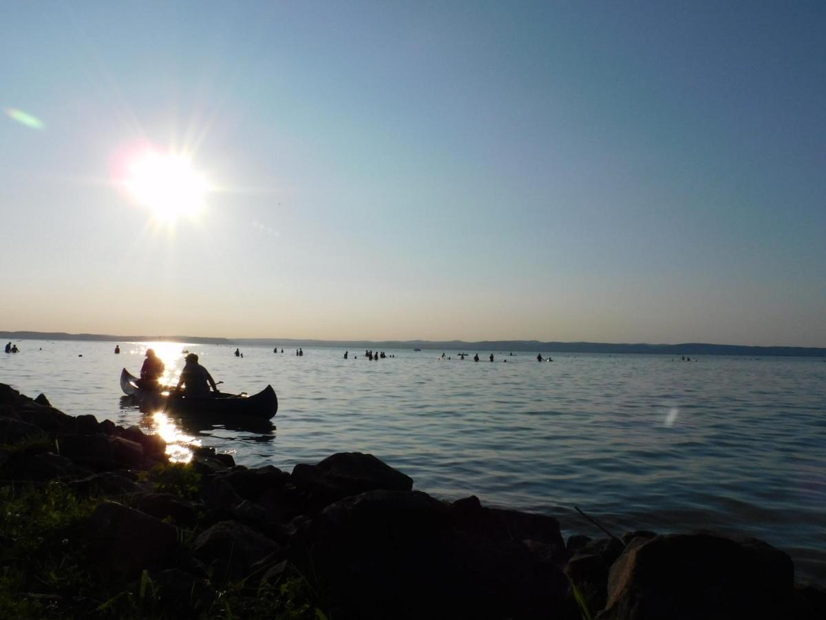 Katamaran Lägenhet Siófok Exteriör bild