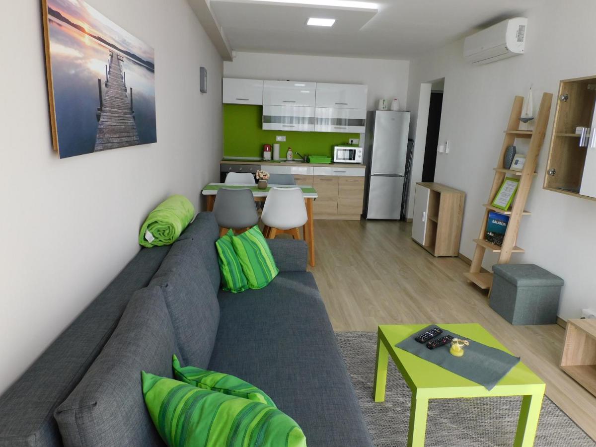 Katamaran Lägenhet Siófok Exteriör bild