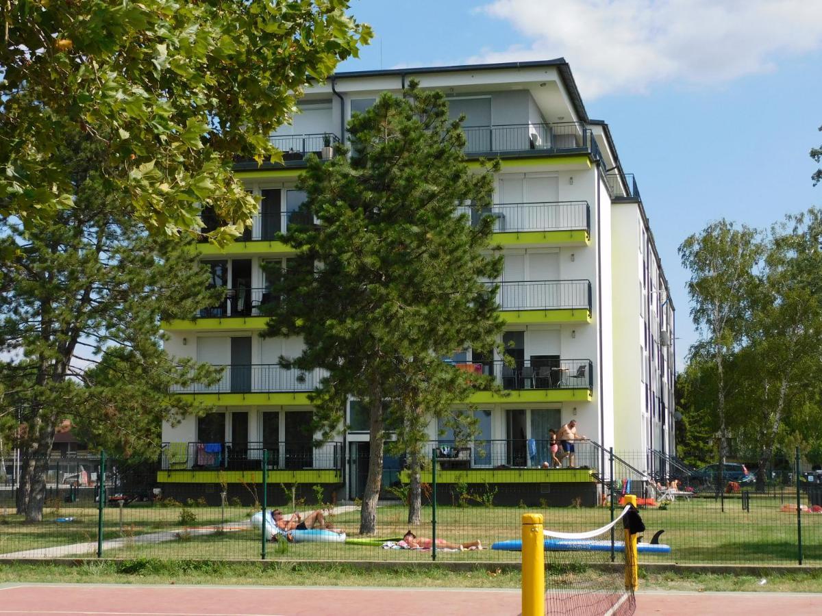 Katamaran Lägenhet Siófok Exteriör bild